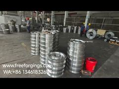 조형 된 크레인 바퀴